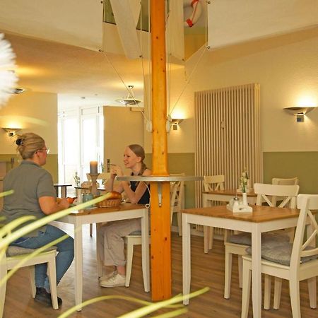 F-1010 Strandhaus Mönchgut Bed&Breakfast DZ 27 Terrasse, strandnah, inkl Frühstück Lobbe Exterior foto